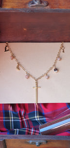 Collier à breloques Viv en pierre de soleil - Légendes & Lattes